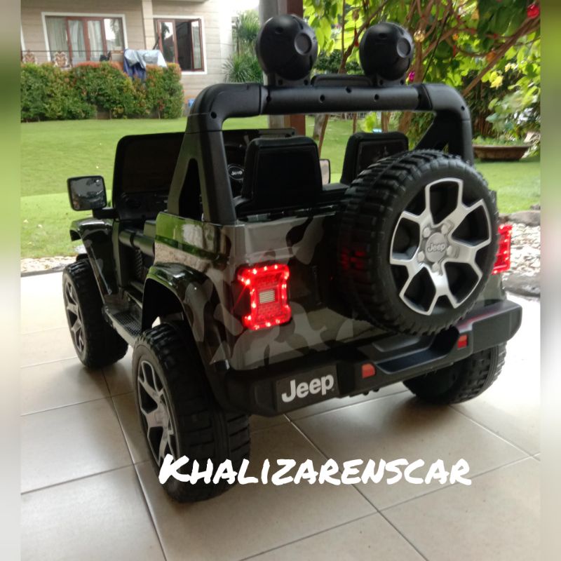 Mobil aki jwr 555 jeep rubicon army lisensi paint jok kulit