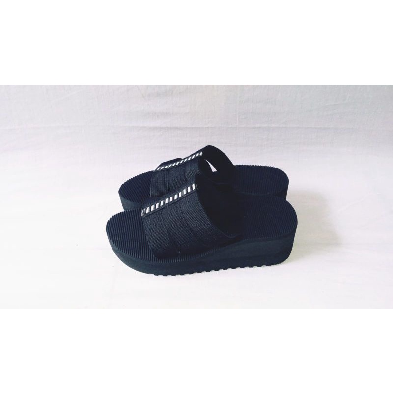 SANDAL MADURA CEWEK TINGGI 6CM SANDAL SPON KUAT SPECIALIS HITAM SANDAL WEDGES GROSIR LANGSUNG PENGGRAJIN TANGAN PERTAMA