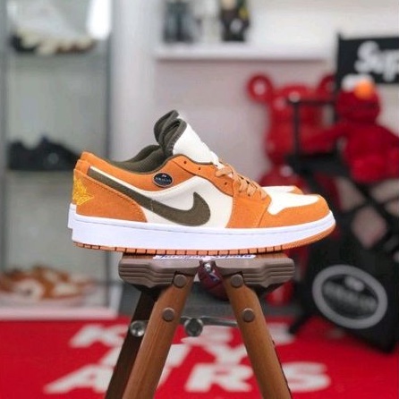 Nike Air Jordan 1 Low &quot;Light Curry&quot;