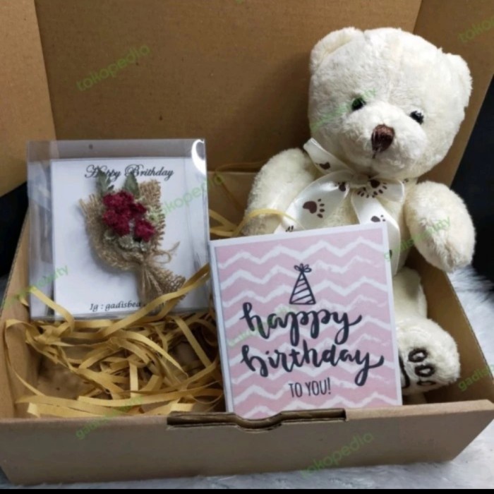 

✨READY✨ -Gift box Hampers hadiah kado ulang tahun wisuda untuk pacar valentine- 1.1.23
