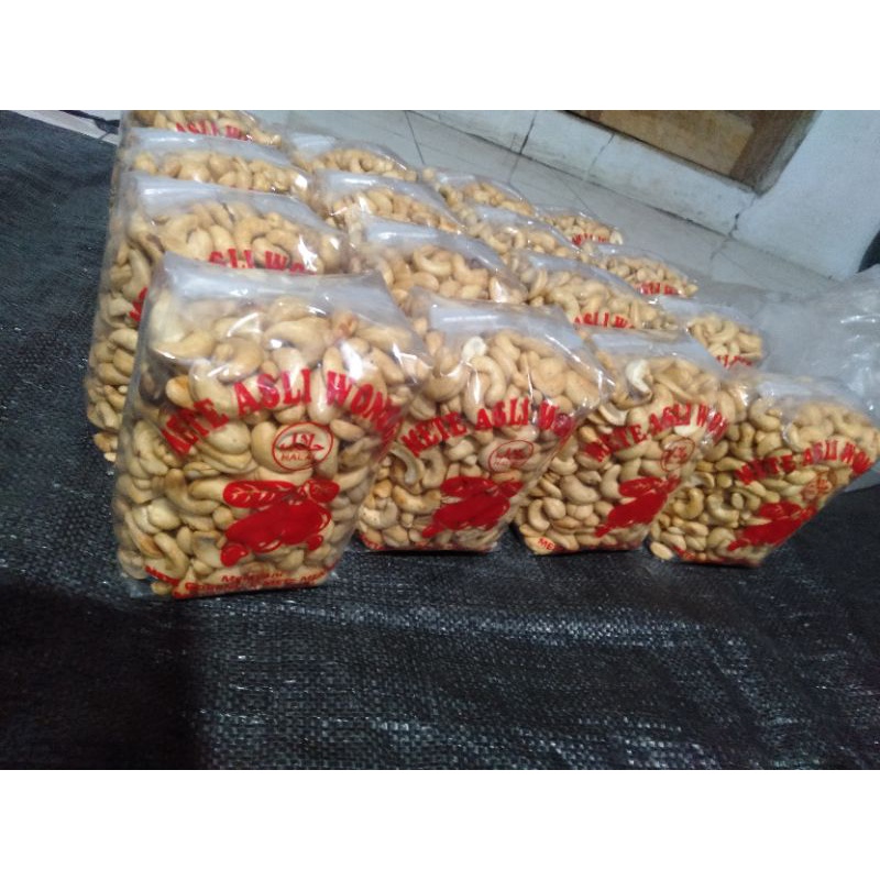 

kacang Mete Matang Utuh 500 Gram