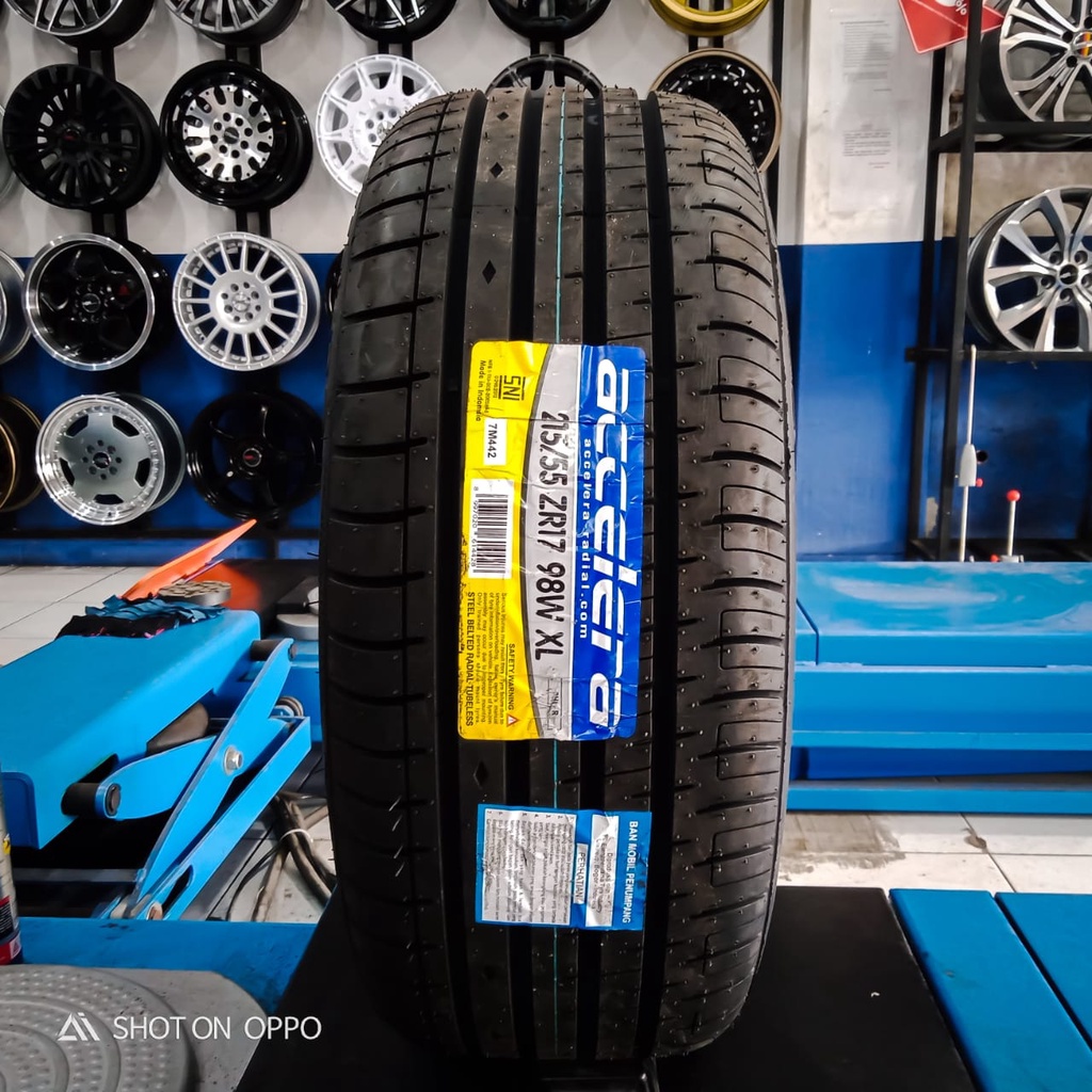Ban Mobil Murah Ring 17 Buat Innova HRV Xpander Rush dll ACCELERA PHI-R 215 55 R17