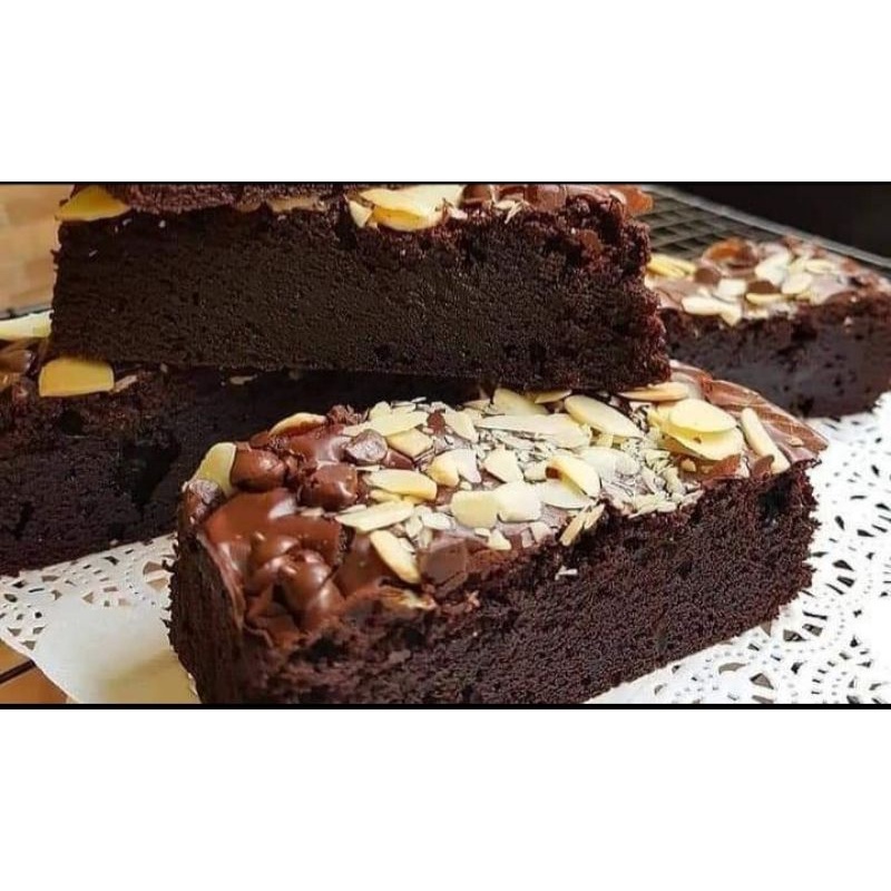 

Fudgy Browniez/kue broniez/kue coklat/browniez panggang/kue ultah/oleh-oleh/kue hantaran/cemilan/