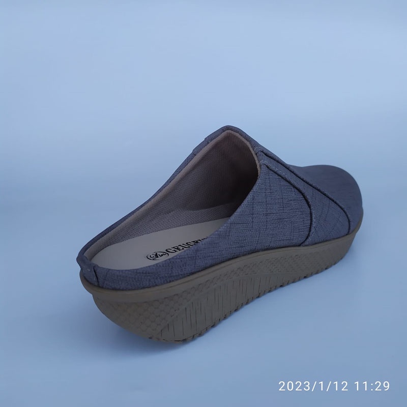 GEUGEUT - Sandal Wedges Selop B7018 4cm Wanita / Sandal Wedges