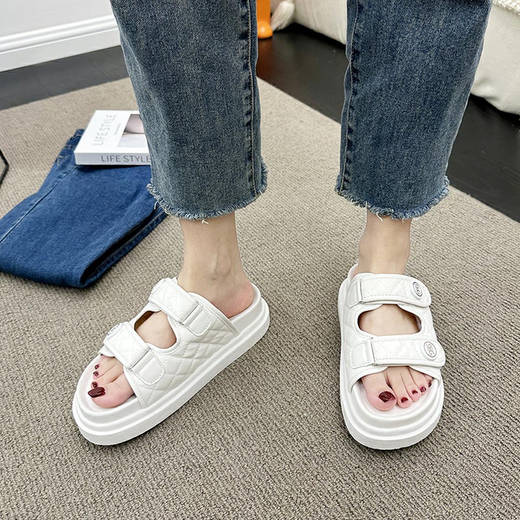 Sendal Slip On Cewek Kekinian Anti Slip Fashionable Elegant Sandal Selop Wanita Terbaru Premium Sandal Slop Rumah Santai