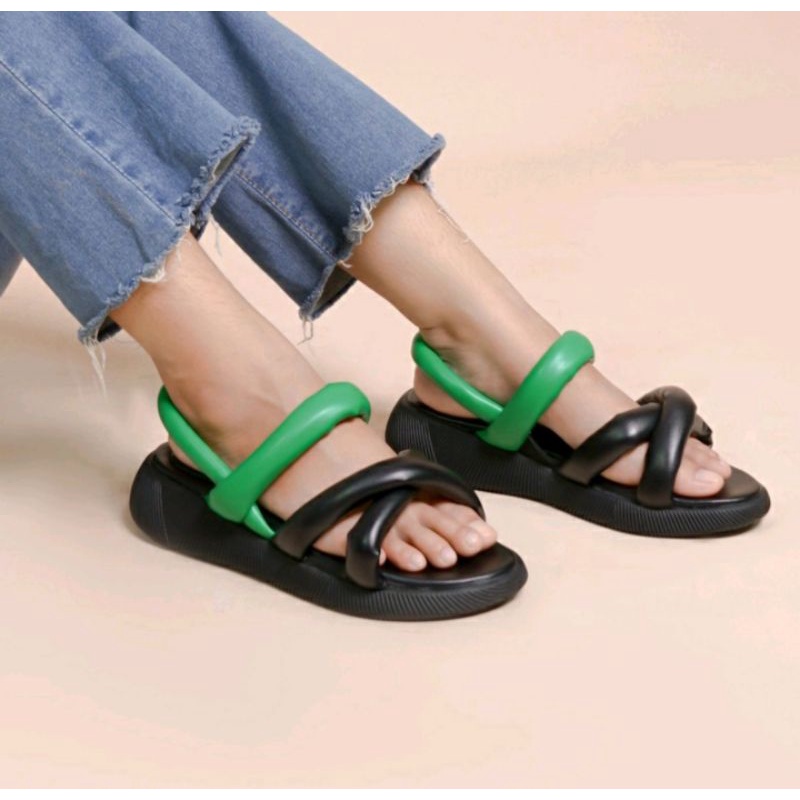 SANDAL WANITA  KEKINIAN SANDAL EMPUK WEDGES SILANG TALI BELAKANG RD07