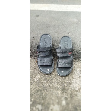 Sandal cowok mode jepit  dan sorong Sandal bahan sintetis