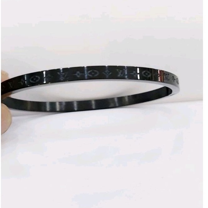 Gelang Titanium Hitam Wanita VL Bukaan Samping