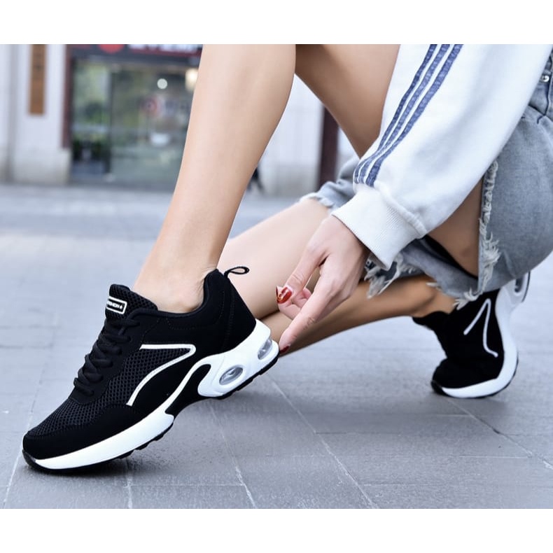 GROSIRTAS LV0209 Sepatu Sneakers Wanita/Sepatu Hitam Running List Import