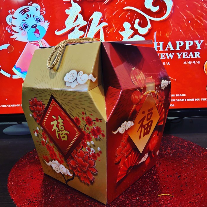 

Hampers Cny Imlek Isi 3 Toples 500Gr