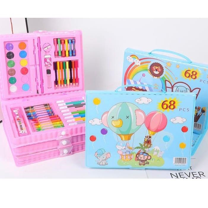 

Update Termurah WE Crayon Set 68pcs / Krayon Mewarnai Anak 68pcs / Pensil Warna Set 68pcs