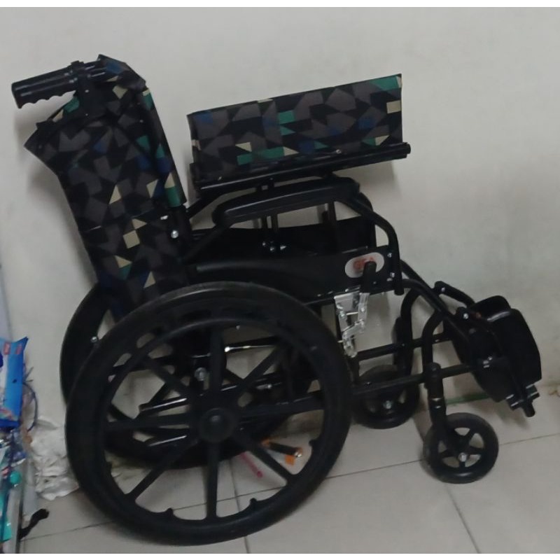 kursi roda degan tuas rem merk gea medical