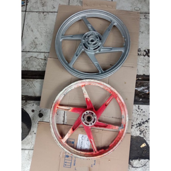 Velg pelek Satria 2tak depan belakang original copotan