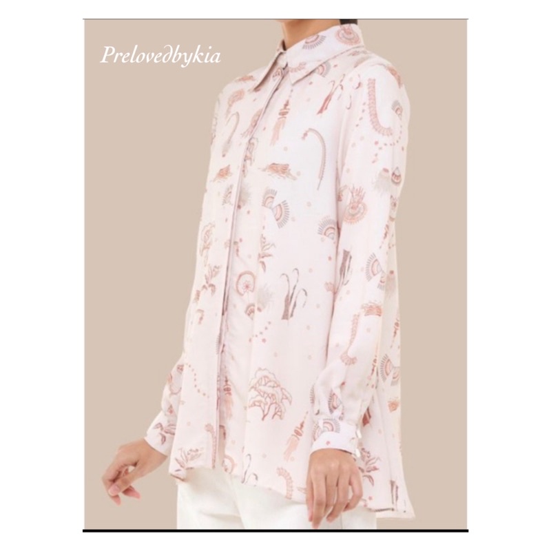 Kala Blouse in sierra wearing klamby