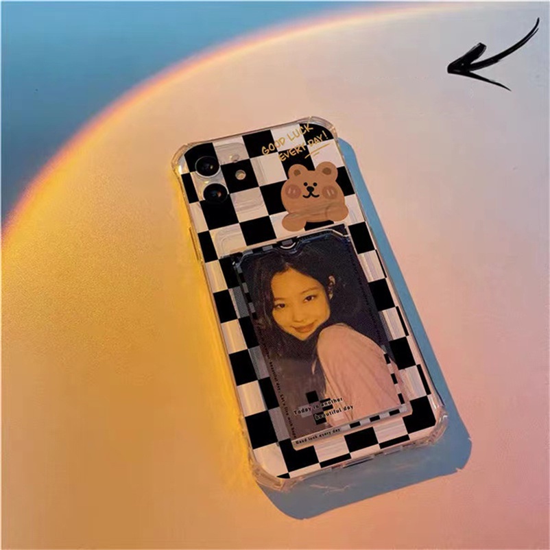 Soft Case Silikon TPU Motif Hati Untuk Phone Case For iPhone 14 13 12 11 Pro Max Se 2020 X XR Xs Max iPhone 7 8 Plus Checkerboard Love Phone Case Card Bag Holder Case All-Inclusive Camera Soft Silicone Protection TPU Back Cover