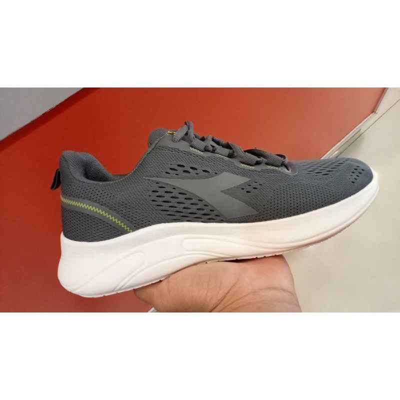 DlADORA MEN'S RUNNING SHOES GREY