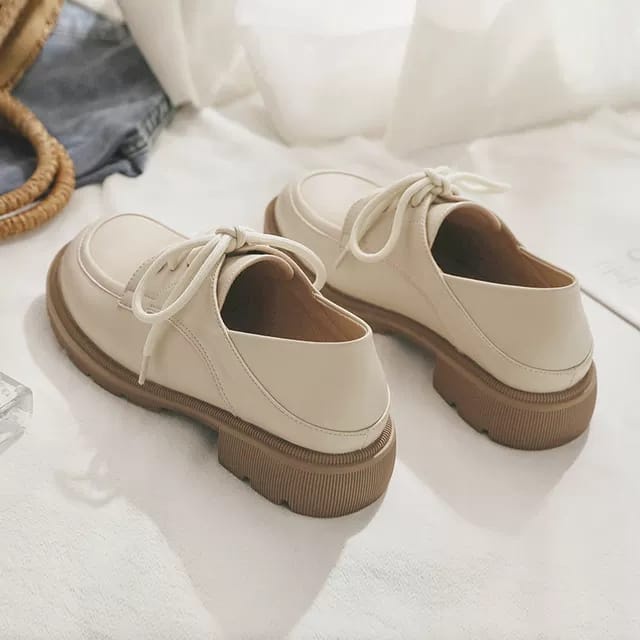 Sepatu Wanita RETRO Kulit Series Cream / Sepatu Docmart Kasual Impor Premium 0667