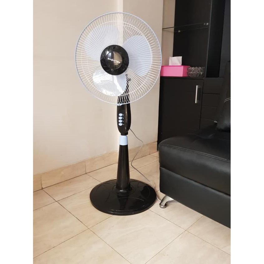 Kipas Angin Berdiri / Stand Fan 16 Inch / 16&quot; Welhome WH-1681