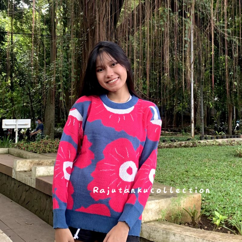 NAURA SWEATER RAJUT OVERSIZE MOTIF BUNGA
