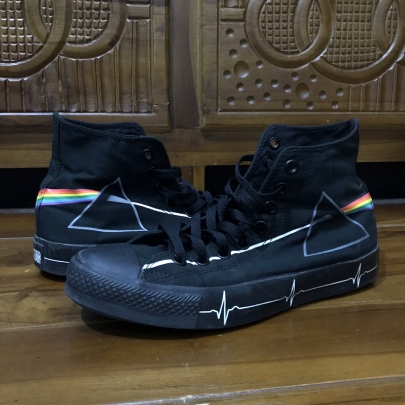 Sepatu Converse Original Music Edition PINK FLOYD ‘Dark Side Of The Moon’