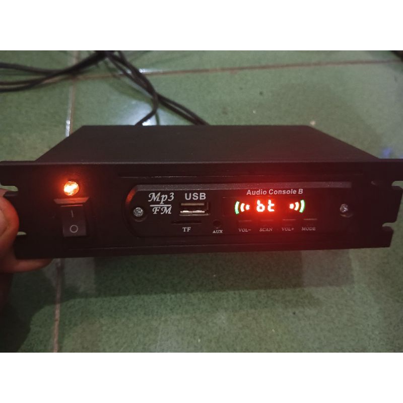 USB,BLUETOOTH,RADIO