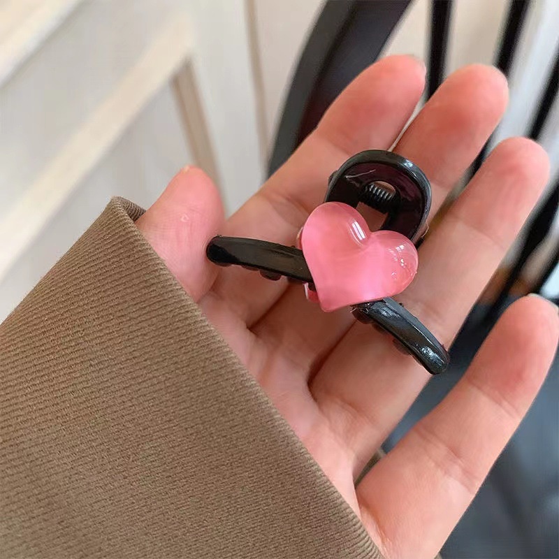 1pcs Klip Love Grab Kecil Lucu Jepit Rambut Poni Dahi Korea Hiu Hair Clip Side Hair Clip Aksesoris Rambut Fashion Untuk Wanita Dan Anak Perempuan