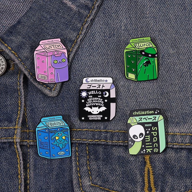 Lucu Colorful Space Milk Enamel Pin Alien Penyihir Kucing Setan Bros Lencana Kerah Pin Kartun Semesta Perhiasan Hadiah Untuk Anak-Anak Teman