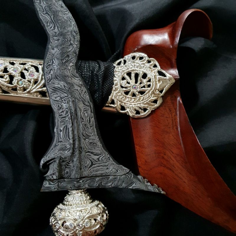 Keris Sengkelat V Luk 13 Pamor Lar Gangsir