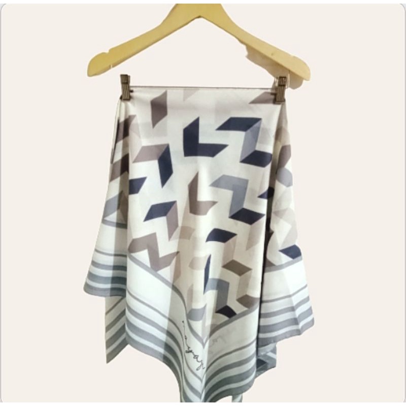 Mayaza hijab kerudung segi empat voal premium motif Danish seri