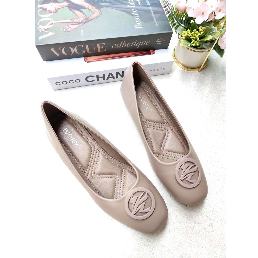 IVORY Sepatu Wanita Flat Ukuran Besar Size 41 42 43 44 B993-1611