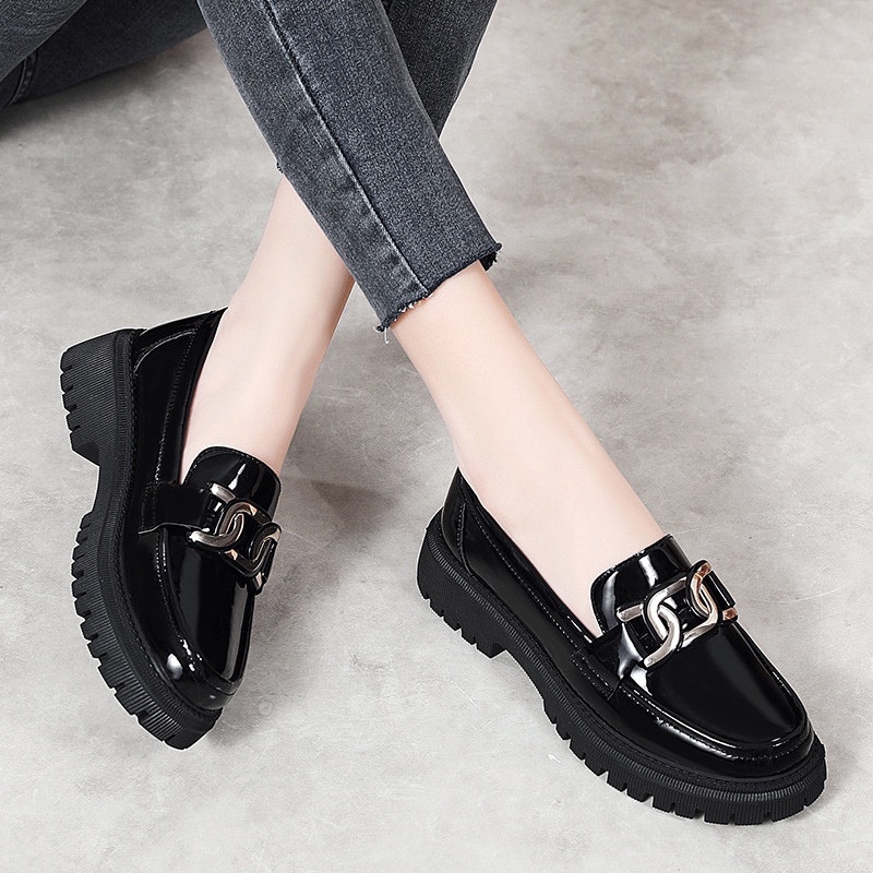 Sepatu Kerja Perempuan Hitam Glossy Chain Sepatu Loafers Wanita ala Korea Docmart Platform Black Fashion SK-041