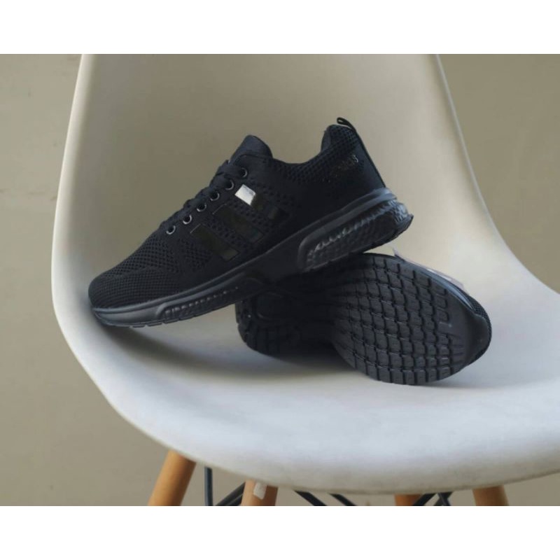 Sepatu Olahraga Pria Import