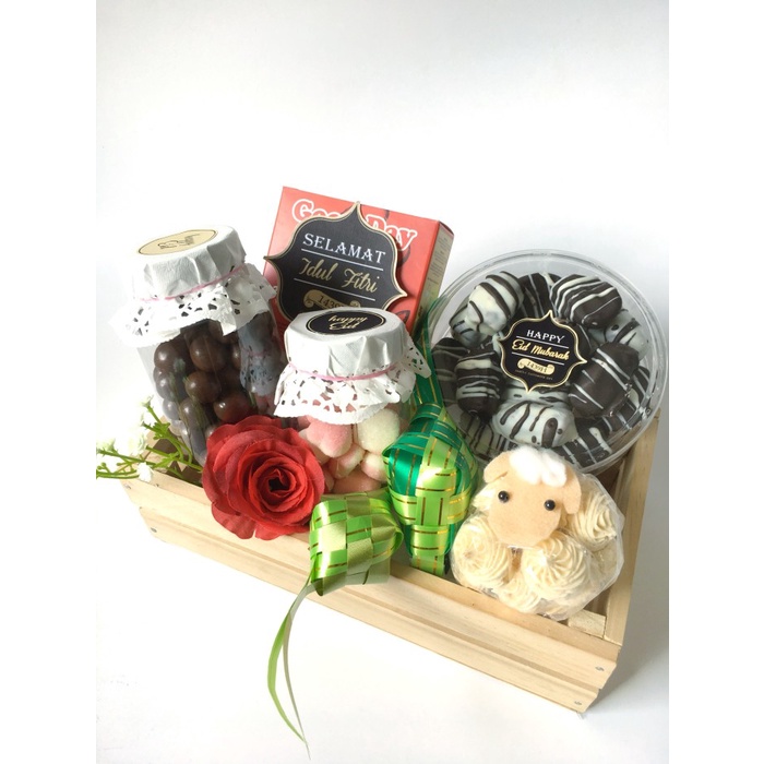 

✨READY✨ -Parcel Lebaran Paket B Kurma Kue Coklat Bunga Cookies Gift Ramadhan- 1.1.23