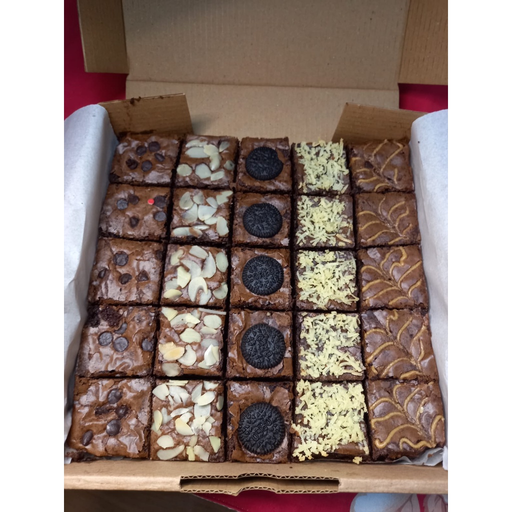 

Hampers Idul Fitri Fudgy Brownies Panggang/Brownies Sekat/Fudgy Brownies 20x20