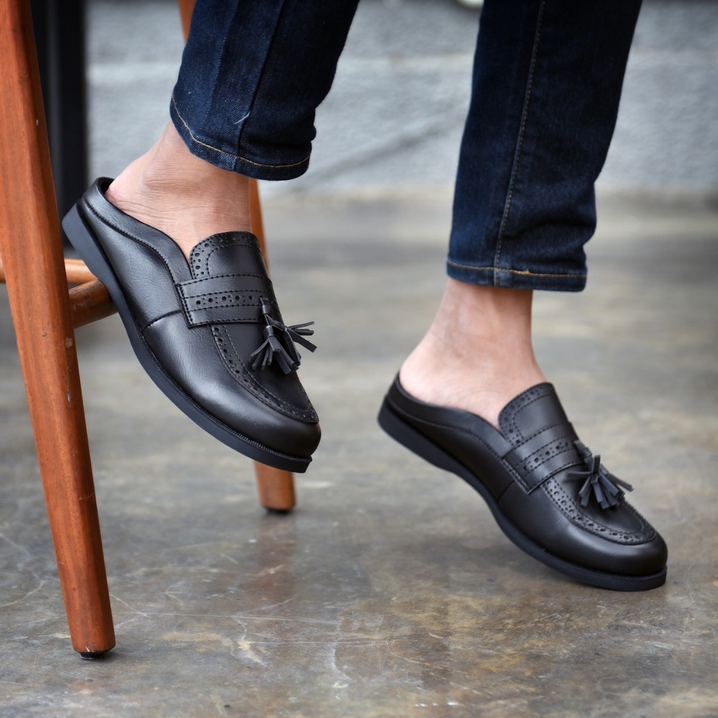 RIONZ X MARTINES - Sepatu Casual Slip On Pria Mules Kulit PU Asli Black Brown Semi Formal Kasual Hitam Coklat Kondangan Pesta NIkahan Kantor Gaya Kekinian Terlaris Terbaru Murah