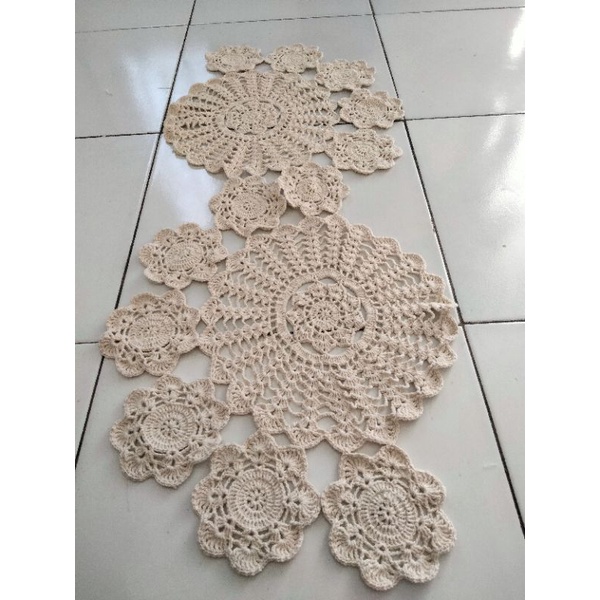 Table Runner Taplak meja Panjang Bahan Premium Homemade 100%/  taplak meja rajut/ taplak meja/ Croch