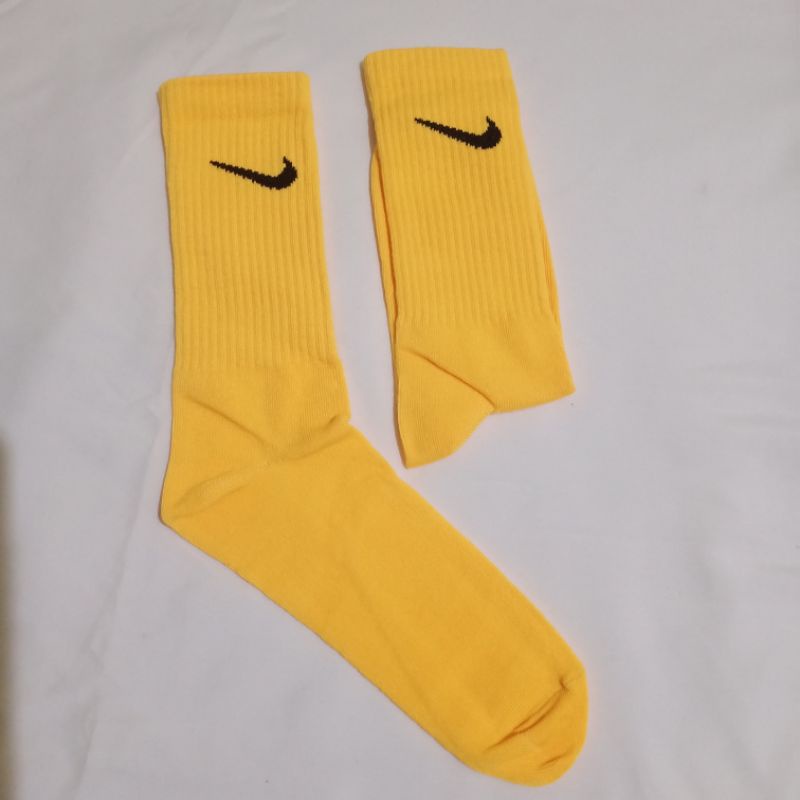 kaos kaki nike / kaos kaki nike kuning / kaos kaki sebetis / kaos kaki oldschool / kaos kaki olah ra