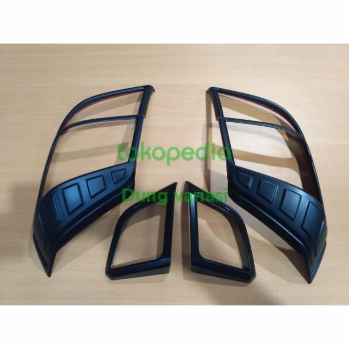 garnish lampu belakang new Agya Ayla 2017-2021 hitam dop