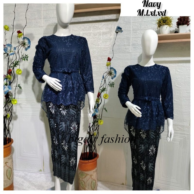 BA kebaya modern setelan kebaya pinguin kebaya aurora pagar ayu dan wisuda