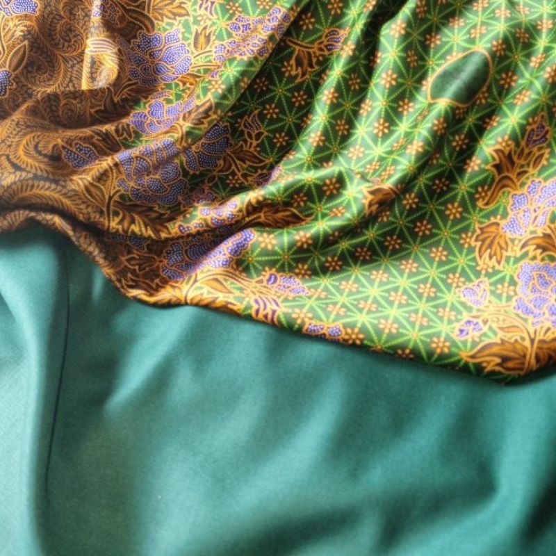 KAIN TOYOBO WARNA HIJAU BOTOL UNTUK KOMBINASI BATIK MUSLIMAT