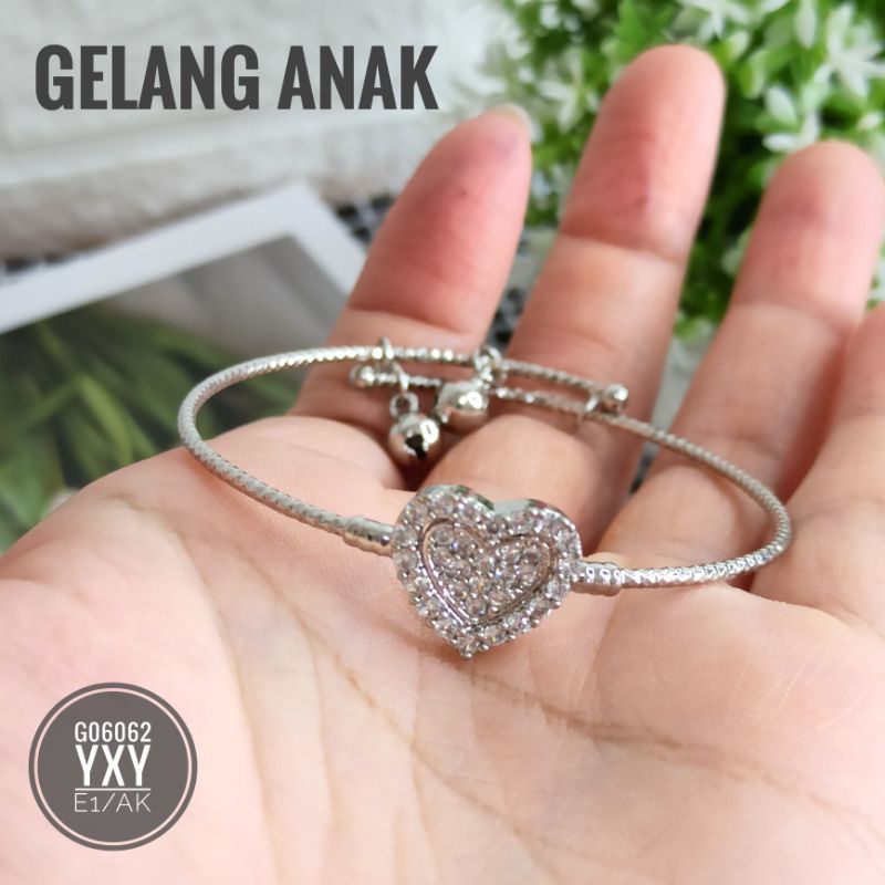 Gelang Anak Yaxiya Love Zircon Silver G06062