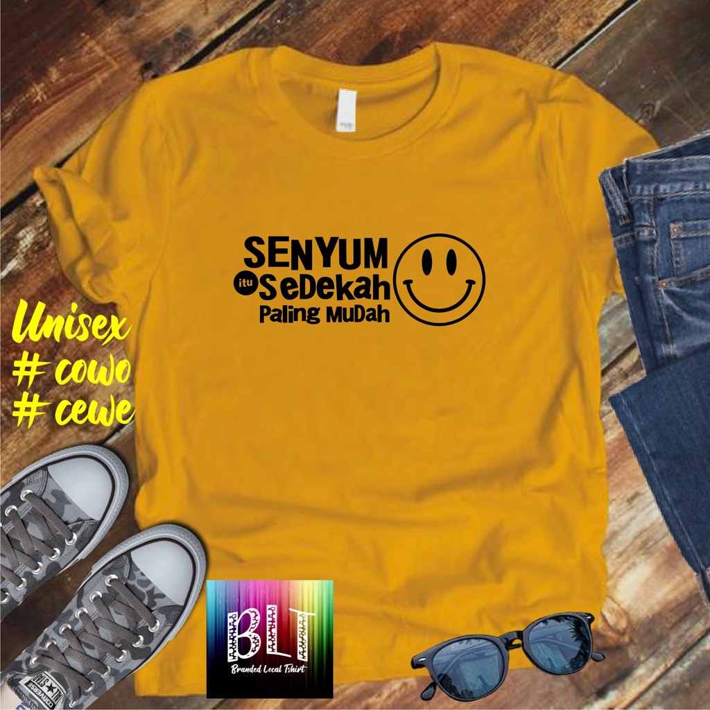 COD/ KAOS SENYUM SEDEKAH LENGAN PENDEK/KAOS KEKINIAN//KAOS DAKWAH ISLAM/KAOS SANTRI SANTRIWATI/KAOS HITS 2023/KAOS ISLAM PESANTREN /KAOS PRIA  DAN WANITA