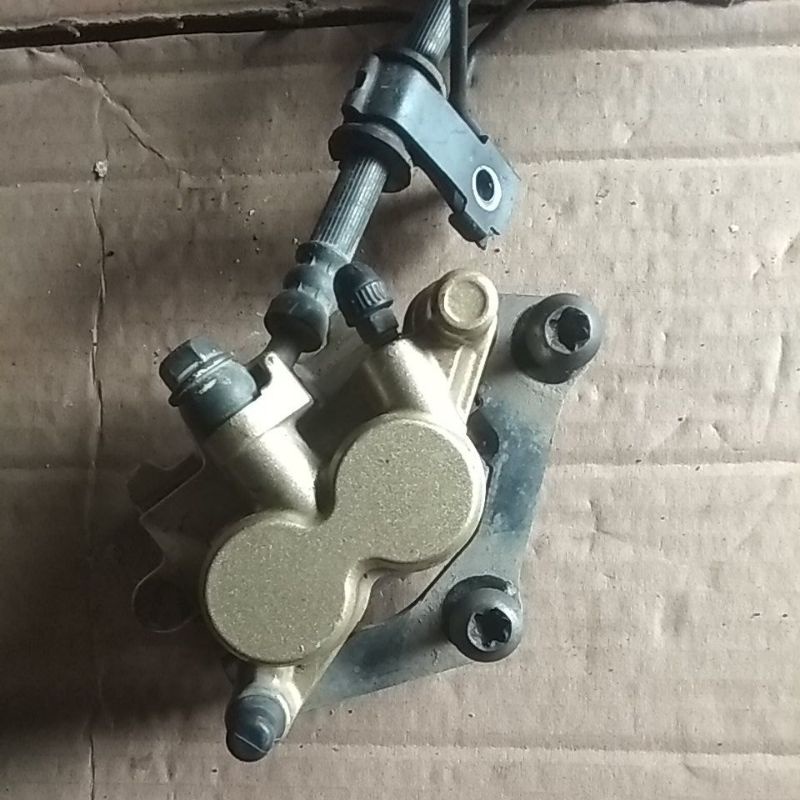 kaliper bawah Yamaha Vixion old/Vixion lama,Vixion new,yamaha r15.barang second original lepasan mot