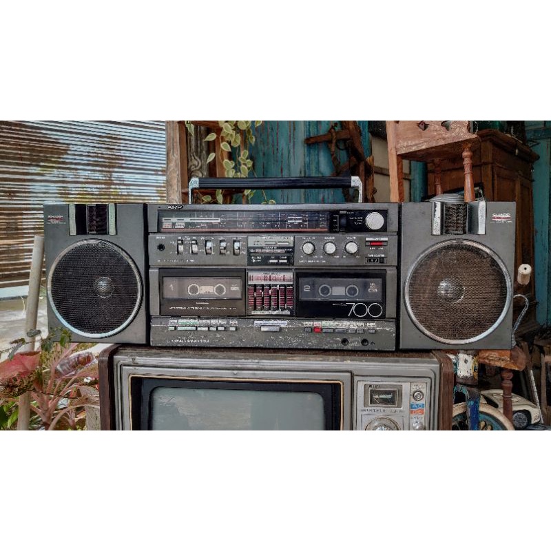 sharp boombox gf 700