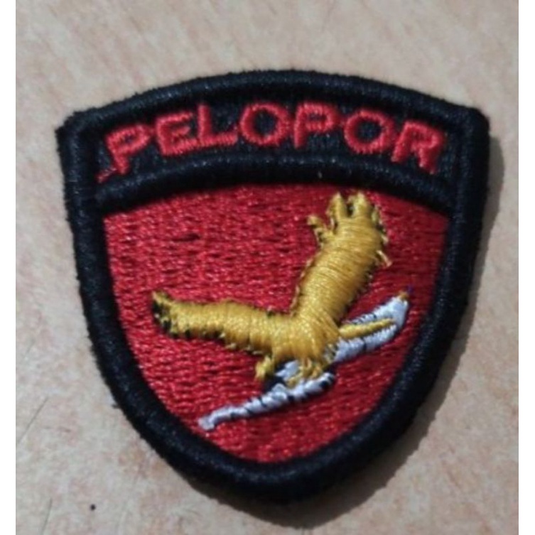 Pin pelopor Bordir Timbul//tidak Timbul