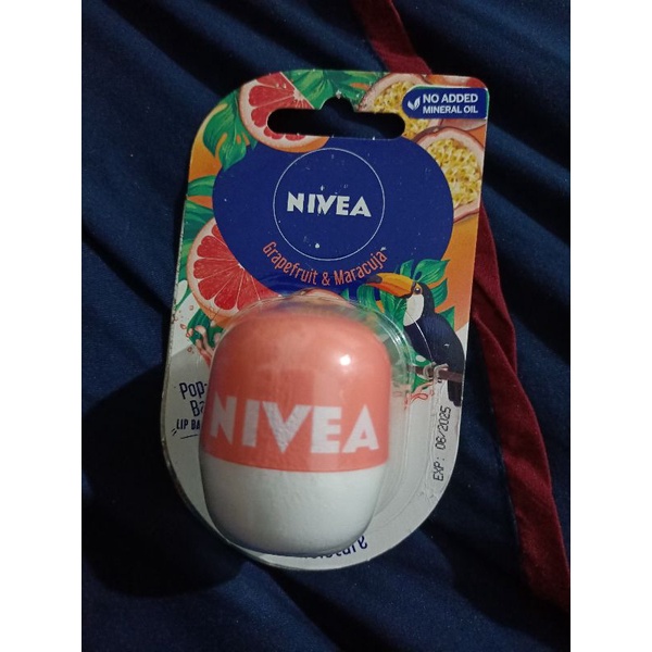 Nivea pop-ball lip balm 24 hours