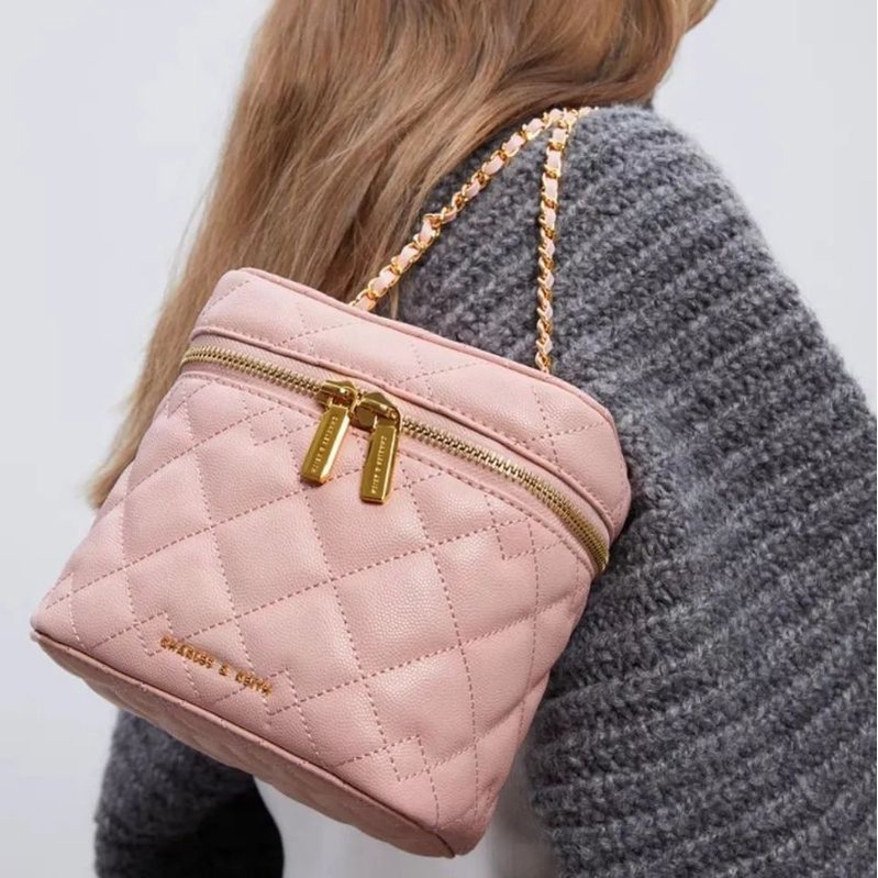 8.8 SALE | CK Nezu Quilted Boxy Bag