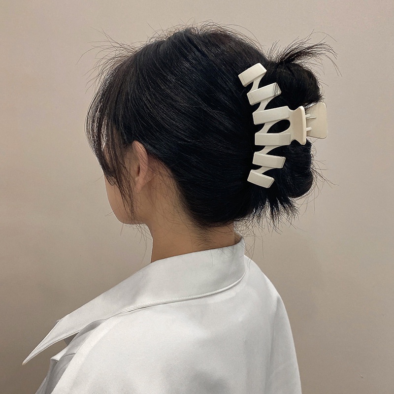 Jepit Rambut Bentuk Tidak Teratur Cakar Rambut Matte Solid Elegan Untuk Aksesoris Rambut Wanita Perempuan