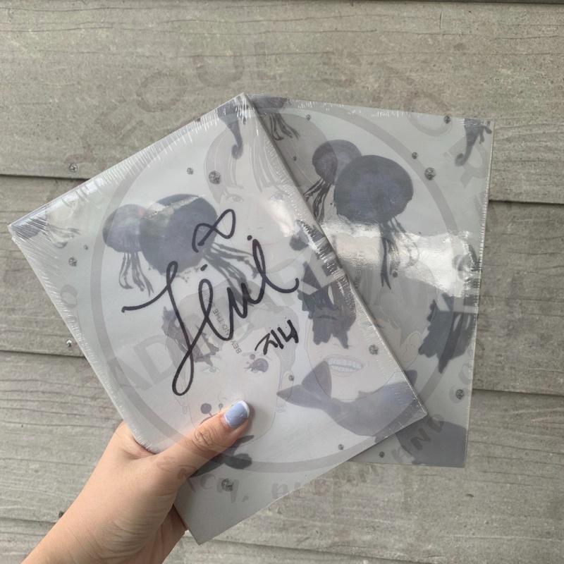 [Ready Stock] AD MARE HELLO82 SEALED NMIXX ALBUM JINNI HELLO82 SIGNED