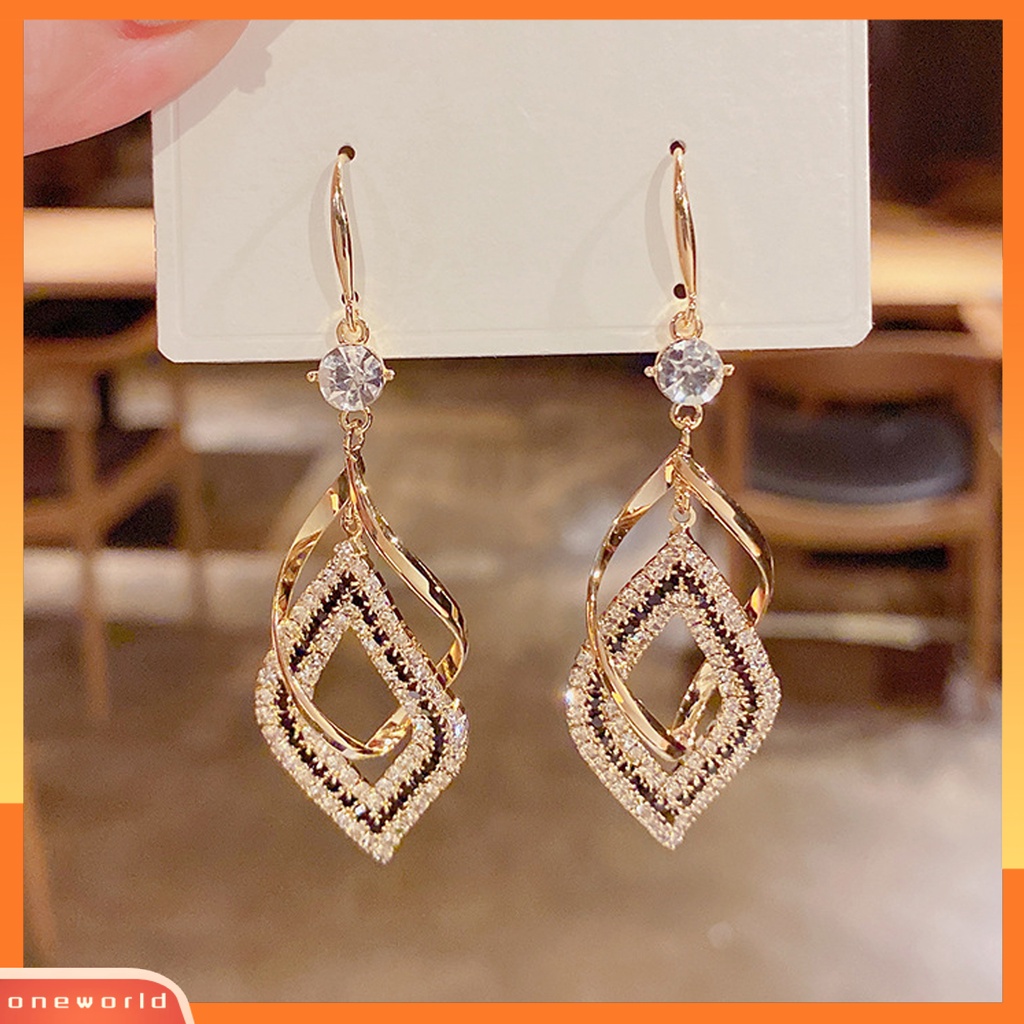 [ONE] 1pasang Menjuntai Anting Vintage Berongga Keluar Geometris Berlian Imitasi Mengkilap Hias Berdandan Hadiah Wanita Double Layer Belah Ketupat Liontin Kait Anting Perhiasan Aksesoris